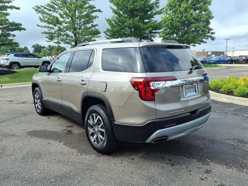 Used 2022 GMC Acadia SLE w/ Driver Convenience Package FWD image 5