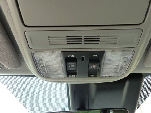 Used 2018 Honda Odyssey EX-L image 37