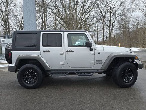 Used 2012 Jeep Wrangler Unlimited Sport image 11