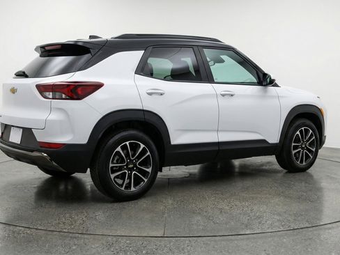 Used 2025 Chevrolet TrailBlazer LT image 9