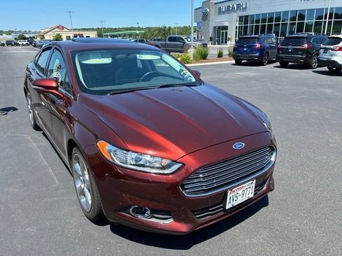 Used 2015 Ford Fusion SE FWD image 3