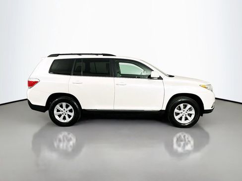 Used 2013 Toyota Highlander SE FWD image 9