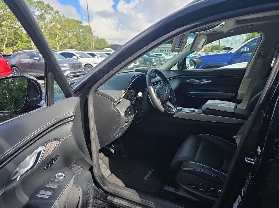 Used 2025 Genesis Electrified GV70 w/ Prestige Package AWD/4WD image 8