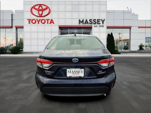 Used 2024 Toyota Corolla LE image 4