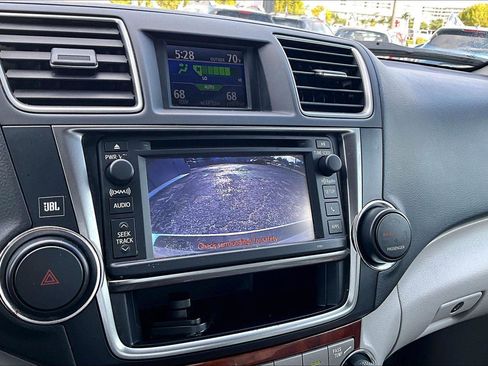 Used 2013 Toyota Highlander Limited image 14
