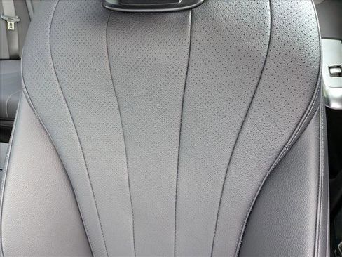 Used 2025 Mercedes-Benz E 350 4MATIC Sedan image 13