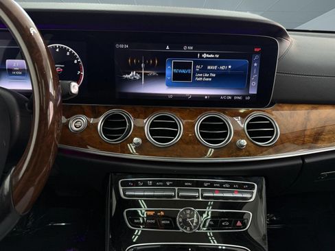 Certified 2018 Mercedes-Benz E 300 4MATIC image 15