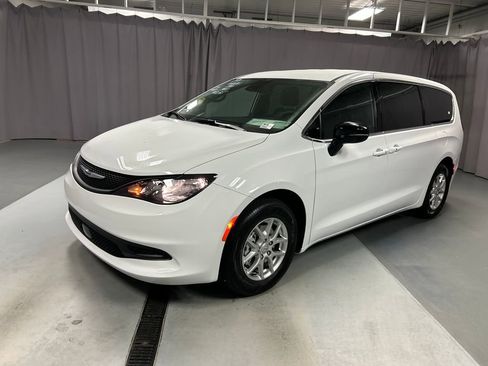 New 2026 Chrysler Voyager LX image 3