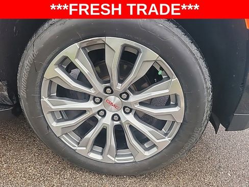 Used 2021 GMC Yukon Denali w/ Advanced Technology Package image 19