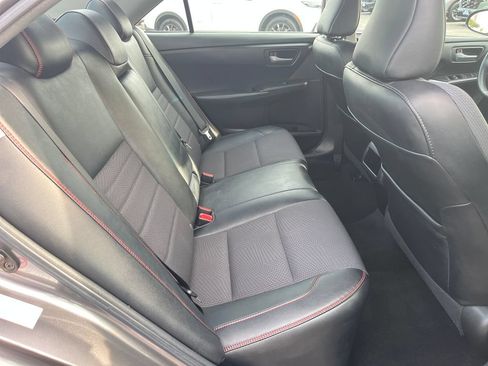 Used 2017 Toyota Camry SE FWD image 39