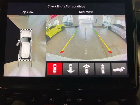 Used 2023 Jeep Grand Cherokee Limited w/ Luxury Tech Group II image 21