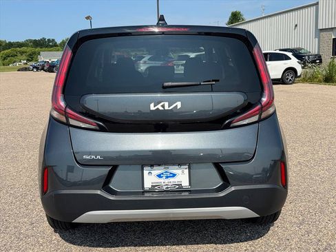 Used 2024 Kia Soul LX w/ Option Group 015 FWD image 4