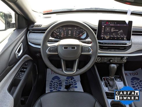 Used 2024 Jeep Compass Latitude image 17