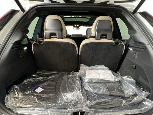 New 2026 Volvo XC90 B6 Ultra w/ Lounge Package image 19