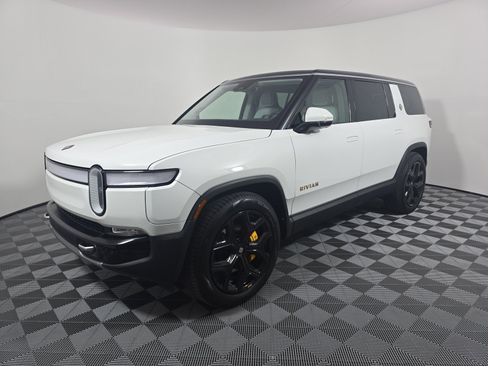 Used 2024 Rivian R1S Adventure AWD/4WD image 1