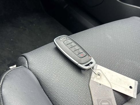 Used 2023 Nissan Rogue SV w/ SV Premium B Package image 24