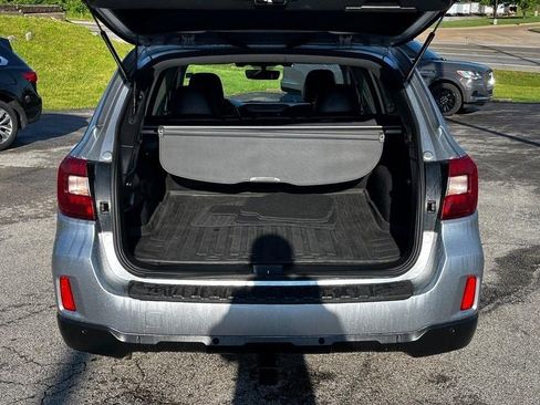 Used 2017 Subaru Outback 2.5i Limited image 5