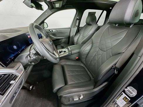 Used 2025 BMW X5 xDrive40i w/ Premium Package image 28