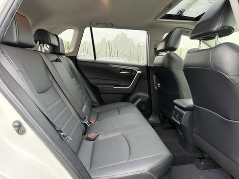Used 2021 Toyota RAV4 XLE Premium AWD/4WD image 16