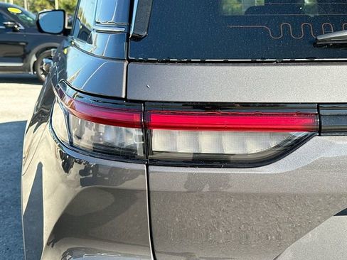 New 2025 Jeep Grand Cherokee Laredo X w/ Luxury Tech Group I image 8