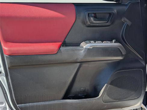 Used 2021 Toyota Tacoma SR5 image 10