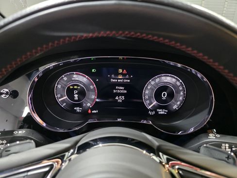 Used 2024 Bentley Bentayga image 15