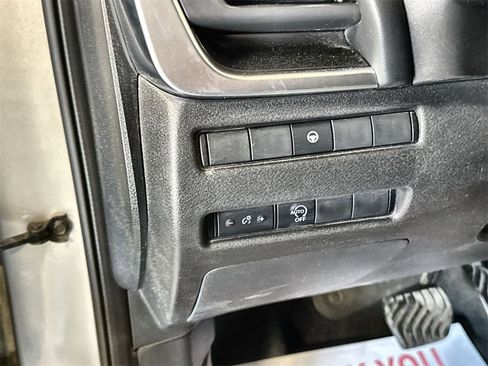 Used 2023 Nissan Rogue SV image 16