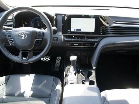 Used 2026 Toyota Camry SE w/ Convenience Package FWD image 11