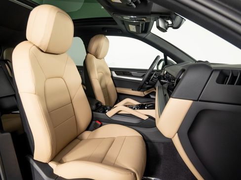 New 2026 Porsche Cayenne image 29