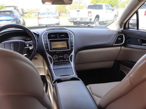 Used 2019 Lincoln Nautilus Reserve AWD/4WD image 23