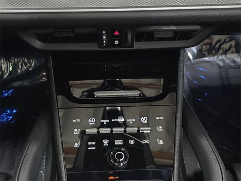 Certified 2025 Porsche Cayenne image 19