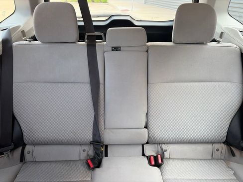 Used 2016 Subaru Forester 2.5i Premium w/ All-Weather Package AWD/4WD image 9