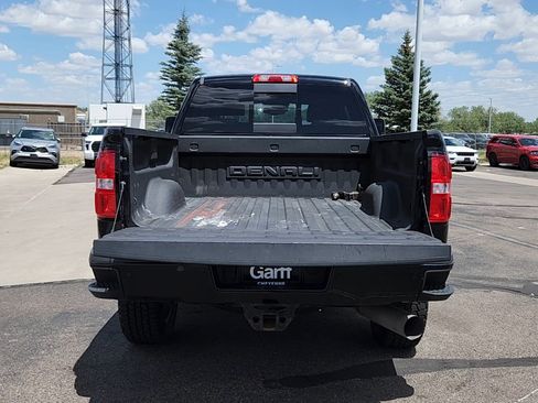 Used 2018 GMC Sierra 2500 Denali w/ Duramax Plus Package AWD/4WD image 18