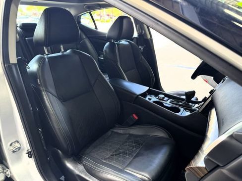 Used 2016 Nissan Maxima Platinum FWD image 16
