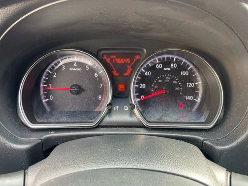 Used 2012 Nissan Versa SL image 20