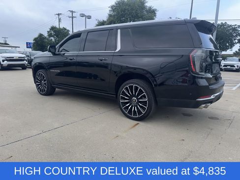Used 2025 Chevrolet Suburban High Country AWD/4WD image 3