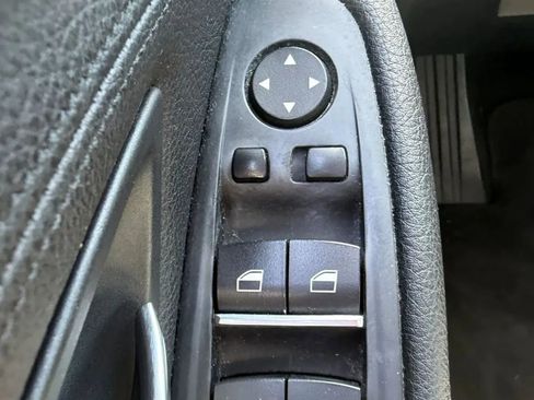 Used 2014 BMW 528i xDrive Sedan AWD/4WD image 31