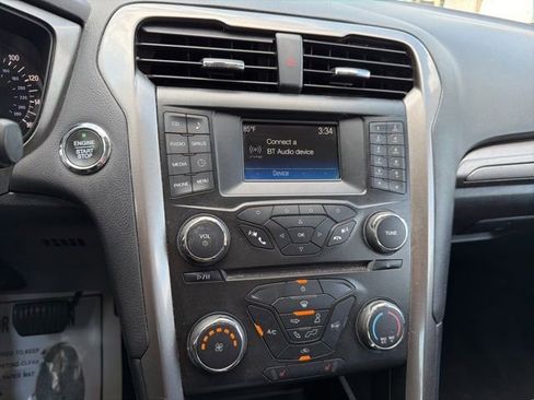 Used 2018 Ford Fusion SE image 28