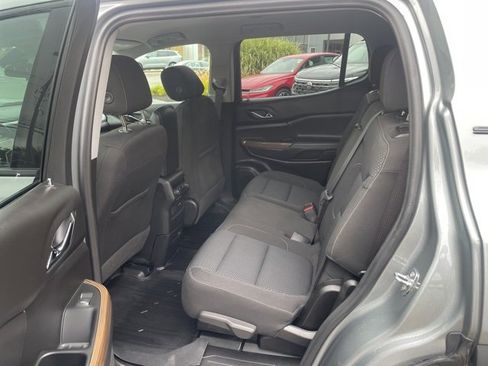 Used 2023 GMC Acadia SLE w/ Driver Convenience Package image 8