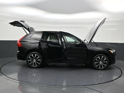 Used 2024 Volvo XC60 B5 Plus w/ Protection Package Premier AWD/4WD image 31