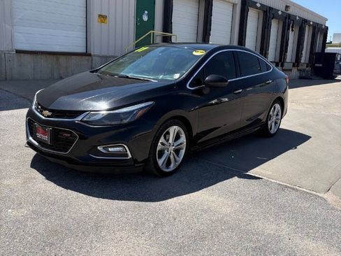 Used 2017 Chevrolet Cruze Premier FWD image 3