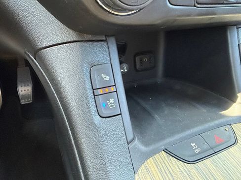 Used 2019 GMC Acadia Denali w/ Technology Package AWD/4WD image 18