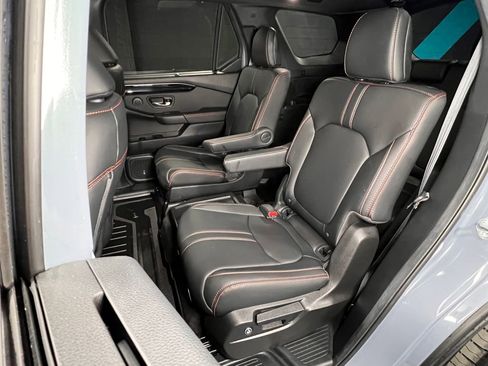 Used 2025 Honda Pilot TrailSport image 20