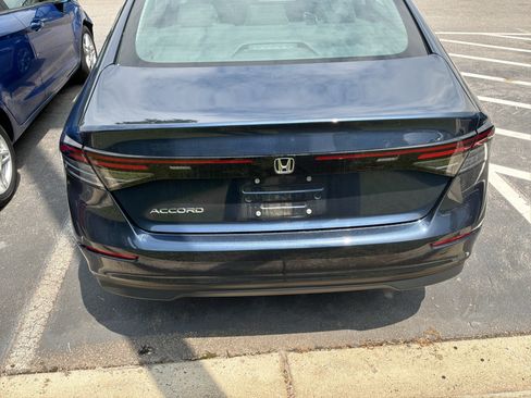 Used 2023 Honda Accord EX image 7