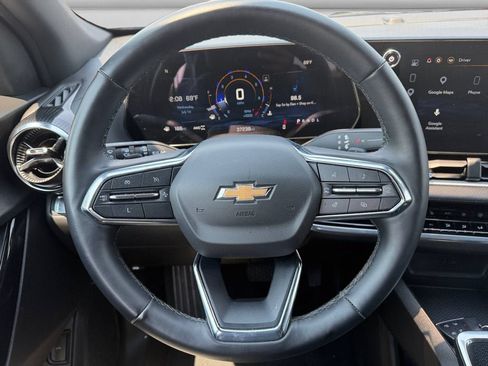 Used 2025 Chevrolet Equinox LT w/ Convenience Package II AWD/4WD image 12
