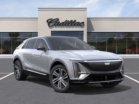 Used 2025 Cadillac Lyriq Luxury AWD/4WD image 7