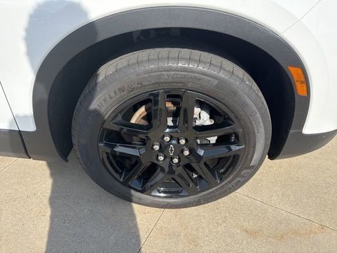 Used 2023 Chevrolet Blazer LT image 9