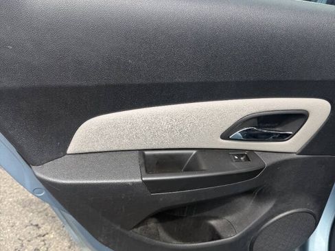 Used 2012 Chevrolet Cruze LS FWD image 11
