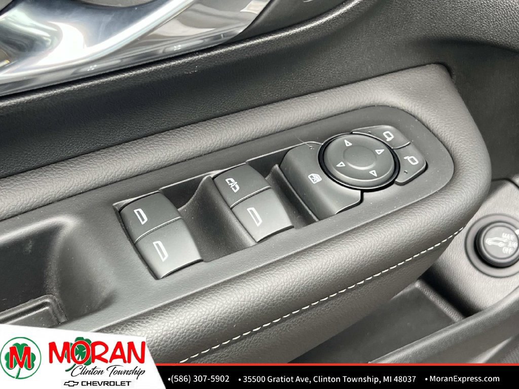 Used 2023 GMC Terrain Denali w/ Denali Premium Package AWD/4WD image 18