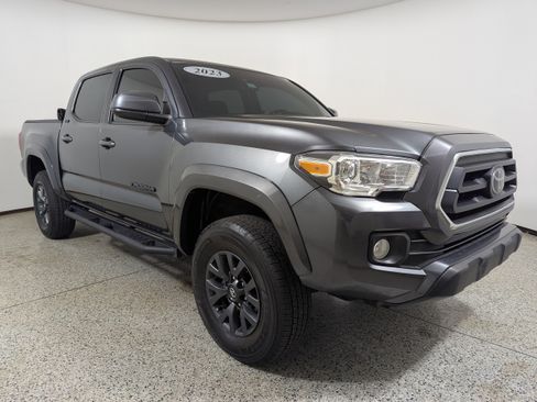 Used 2023 Toyota Tacoma SR5 RWD image 1